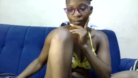 Snapshot of minlavine chatting on 02.16.26 minlavine online show from 02.16.26