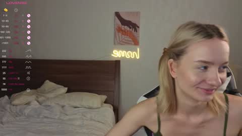 Snapshot of minnietammy chatting on 09.28.25 Mary is here 3 My favorite patterns 77143222321Try my private online show from 09.28.25