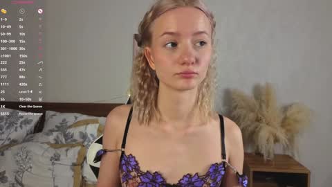 Snapshot of minnietammy chatting on 10.18.25 Mary is here 3 My favorite patterns 77143222321Try my private online show from 10.18.25