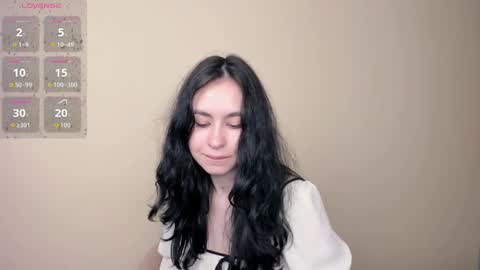 Minnie online show from 04.12.26