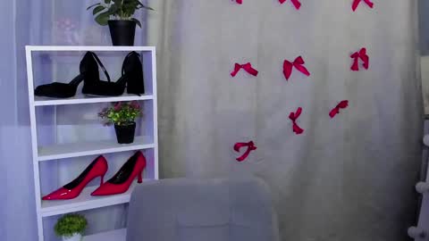 Snapshot of mipsymipson chatting on 01.26.25 NEXT STREAM NOVEMBER 27282930 online show from 01.26.25