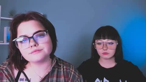 Darling Mira online show from 12.05.25