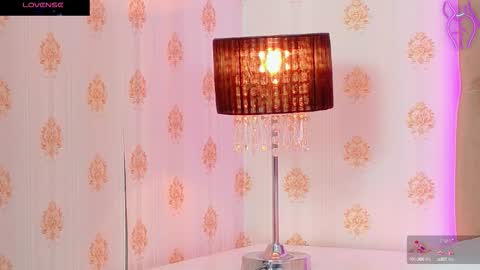 mira_lynxx online show from 10.17.25