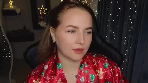 Snapshot of mira_mermayd chatting on 12.21.25 Mira online show from 12.21.25