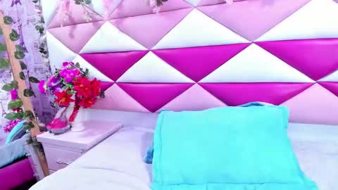 Snapshot of mirabella_miller chatting on 09.14.25 mirabella_miller online show from 09.14.25