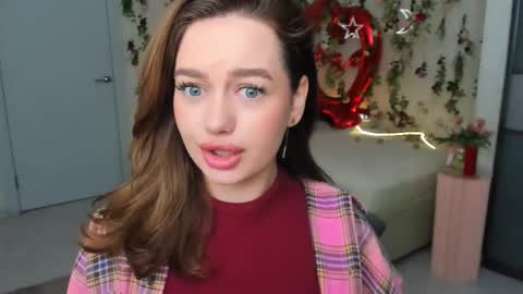 Snapshot of miraclecurly chatting on 03.03.26 Emma online show from 03.03.26