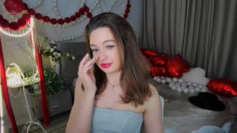 Snapshot of miraclecurly chatting on 03.10.26 Emma online show from 03.10.26