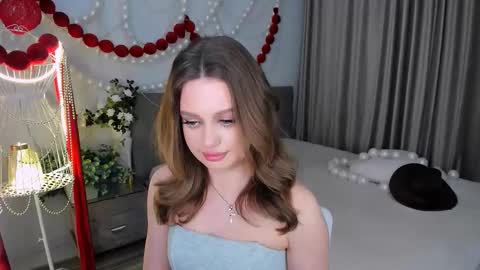 Snapshot of miraclecurly chatting on 03.27.26 Emma online show from 03.27.26