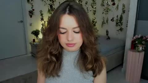 Snapshot of miraclecurly chatting on 04.17.26 Emma online show from 04.17.26