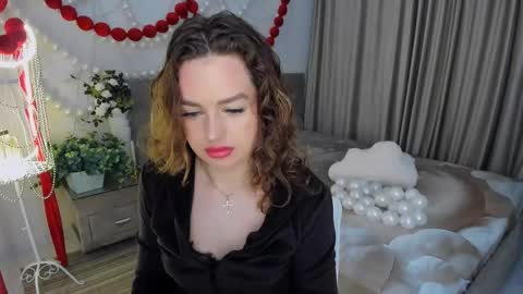 Snapshot of miraclecurly chatting on 04.19.26 Emma online show from 04.19.26