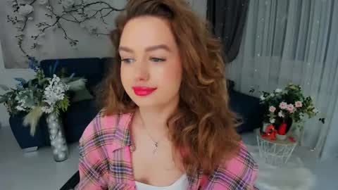 Snapshot of miraclecurly chatting on 04.24.26 Emma online show from 04.24.26