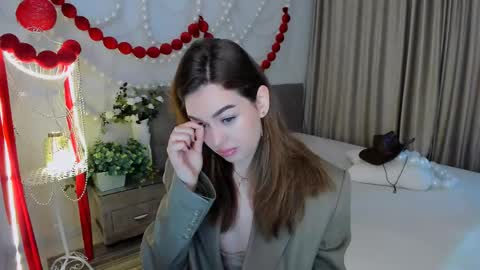Snapshot of miraclecurly chatting on 05.31.26 Emma online show from 05.31.26