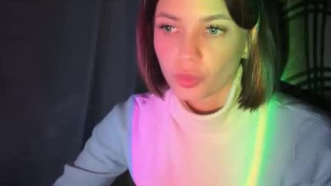 MiraLaPics online show from 04.29.26