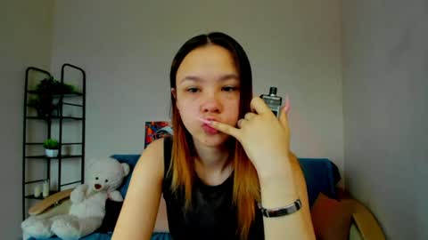 miranda_holms online show from 07.04.26
