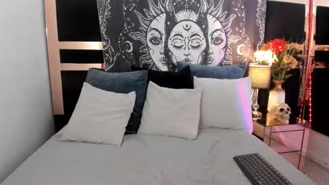 Snapshot of mirandaaduboiss chatting on 02.12.26 Miranda online show from 02.12.26