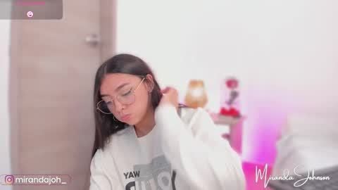 Snapshot of mirandajohnson_ chatting on 10.02.25 Miranda online show from 10.02.25