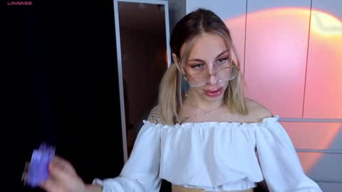 Snapshot of miraraid chatting on 01.14.25 miraraid online show from 01.14.25