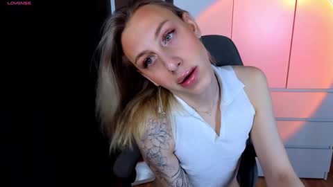 Snapshot of miraraid chatting on 01.15.25 miraraid online show from 01.15.25