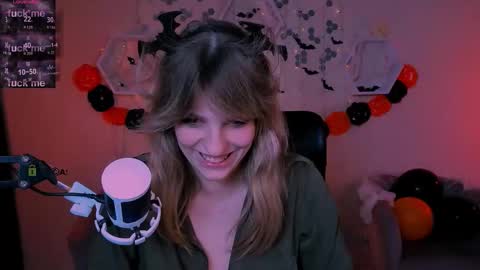 Snapshot of miriam_crazy chatting on 10.29.25 miriam_crazy online show from 10.29.25