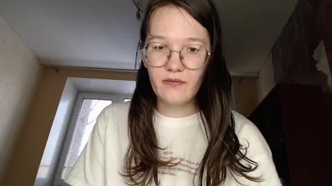 Snapshot of miriamor chatting on 02.12.25 Mira online show from 02.12.25