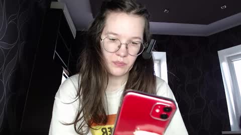 Snapshot of miriamor chatting on 03.11.25 Mira online show from 03.11.25