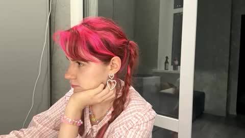 Molly online show from 09.14.25