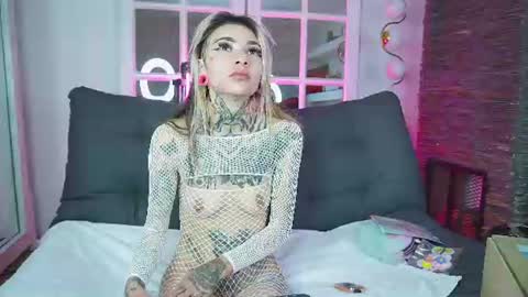 Snapshot of miss___angel chatting on 06.13.26 miss___angel online show from 06.13.26