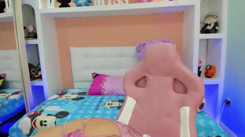 Snapshot of miss___megan chatting on 09.12.25 Megan online show from 09.12.25