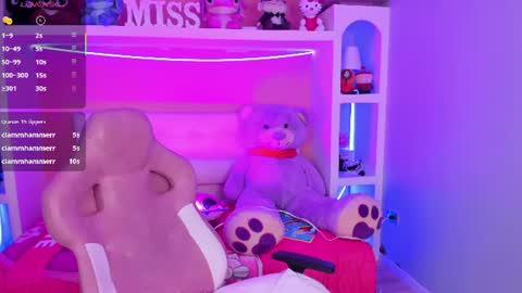 Snapshot of miss___megan chatting on 06.25.26 Megan online show from 06.25.26