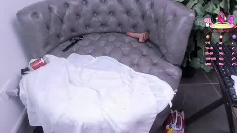 Snapshot of miss__daphne chatting on 03.11.25 Daphne online show from 03.11.25