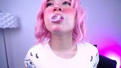 Snapshot of miss__daphne chatting on 10.01.25 Daphne online show from 10.01.25