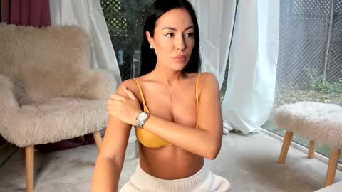 Snapshot of miss__tanya chatting on 10.16.25 Miss Tanya online show from 10.16.25