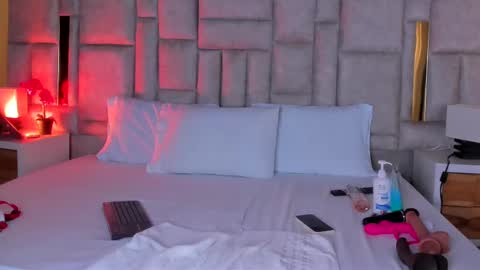 Snapshot of miss_abigail_ chatting on 11.21.25 Miss Abigail online show from 11.21.25