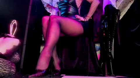 Snapshot of miss_asmodeus chatting on 02.18.25 missAsmodeus online show from 02.18.25