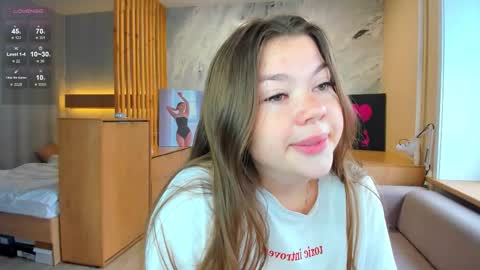 Snapshot of miss_bubbles chatting on 09.13.25 Sandy online show from 09.13.25