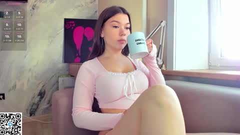 Snapshot of miss_bubbles chatting on 09.27.25 Sandy online show from 09.27.25