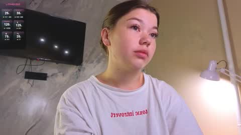 Snapshot of miss_bubbles chatting on 10.06.25 Sandy online show from 10.06.25