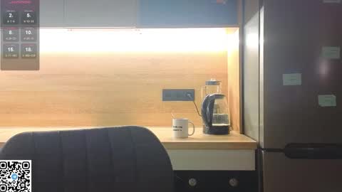 Snapshot of miss_bubbles chatting on 10.21.25 Sandy online show from 10.21.25