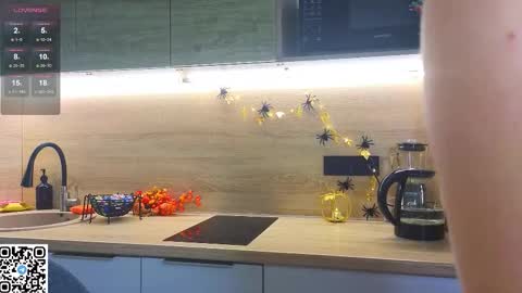 Snapshot of miss_bubbles chatting on 10.23.25 Sandy online show from 10.23.25