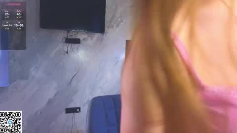 Snapshot of miss_bubbles chatting on 11.09.25 Sandy online show from 11.09.25