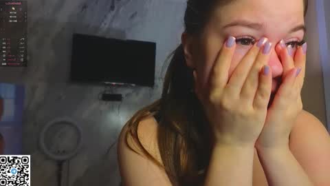 Snapshot of miss_bubbles chatting on 11.29.25 Sandy online show from 11.29.25