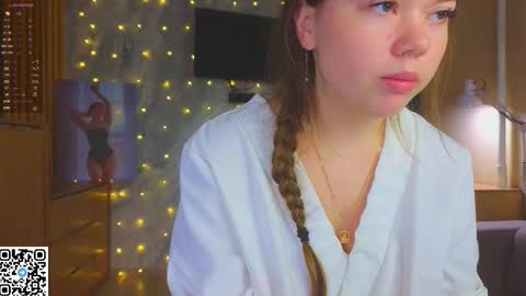 Snapshot of miss_bubbles chatting on 12.17.25 Sandy online show from 12.17.25