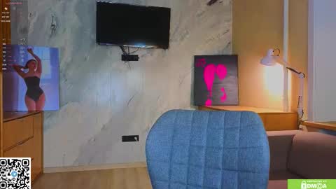 Snapshot of miss_bubbles chatting on 01.12.26 Sandy online show from 01.12.26