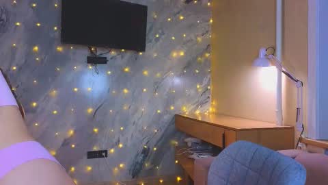 Snapshot of miss_bubbles chatting on 02.15.26 Sandy online show from 02.15.26