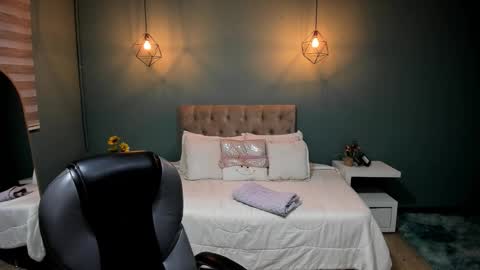 Cataleya online show from 11.25.25