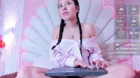 miss_evans_ online show from 10.10.25