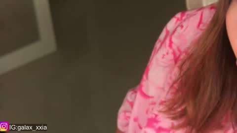  Elisabeth  IG galax xxia       online show from 02.14.25