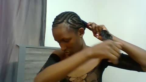 Snapshot of miss_kiki7 chatting on 10.22.25 kiki online show from 10.22.25