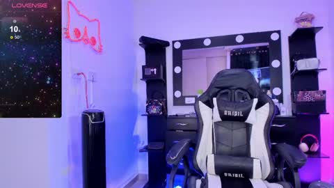 Snapshot of miss_kittyn chatting on 02.22.25 Miss Kittyn online show from 02.22.25