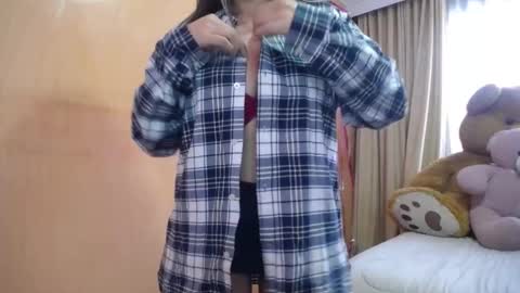 lilieth  online show from 01.17.25